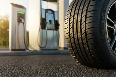 Klasy oporu toczenia opon – jak czytać skalę A–E?