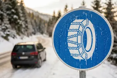 Obowiązek używania łańcuchów śniegowych w Polsce