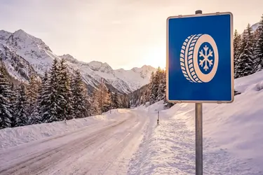 Opony zimowe w Austrii – od kiedy i do kiedy są obowiązkowe?