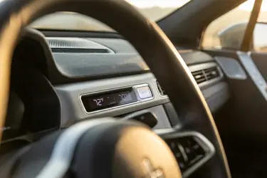 Klimatyzacja manualna czy automatyczna? Climatronic i inne systemy