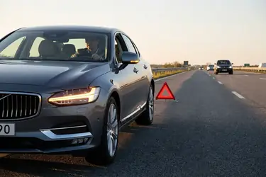 Nagły brak wspomagania kierownicy – przyczyny i pierwsze kroki
