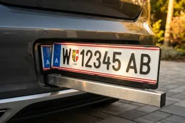 Tablice rejestracyjne w Austrii – jak je czytać?
