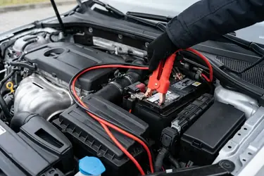 Auto nie odpala na kablach: co sprawdzić i kiedy przerwać?