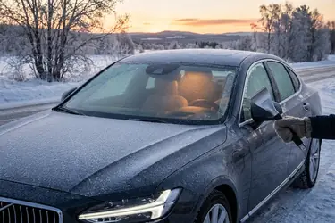 Jak odpalić samochód zimą i na mrozie?