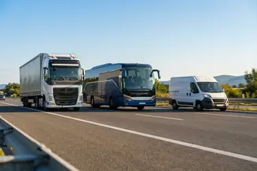 Prędkość ciężarówki, TIR-a i autobusu na autostradzie