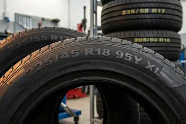 Zestawienie przykładowych pełnych oznaczeń opon Run Flat o średnicach od 16 do 19 cali