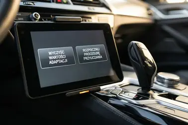 Diagnostyka sterownika automatycznej skrzyni biegów podczas procedury adaptacji