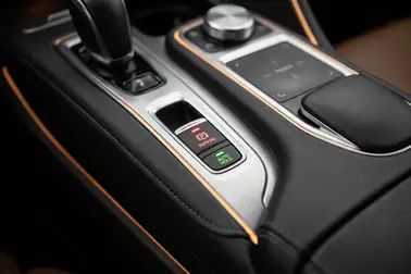 Elementy sterowania hamulcem postojowym, Auto Hold i elektronicznymi systemami hamowania