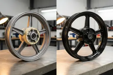 Felga motocyklowa na etapach diagnostyki, przygotowania powierzchni i kontroli nowej powłoki