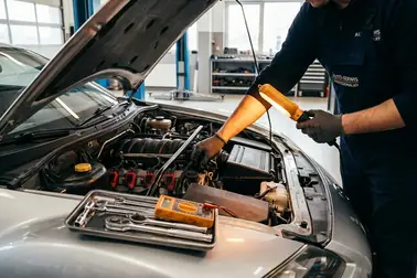Kontrola komory silnika i diagnostyka jednostki Wankla w Mazdzie RX-8