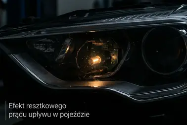 Lekko żarząca się dioda LED w lampie samochodowej po wyłączeniu światła