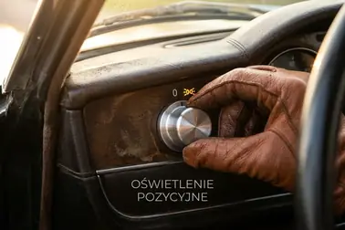 Pokrętło oświetlenia ustawiane z pozycji 0 na światła pozycyjne