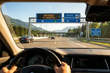 Przykładowa trasa z Polski łącząca winiety, opłaty odcinkowe i bramki autostradowe