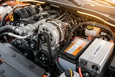 Silnik-generator, akumulator 48 V, przetwornica DC/DC i przewody układu miękkiej hybrydy