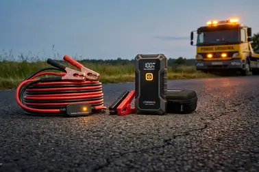Kable rozruchowe, booster oraz samochód pomocy drogowej jako trzy opcje awaryjnego rozruchu