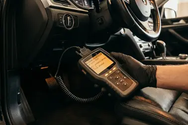 Odczyt kodów błędów za pomocą skanera diagnostycznego OBD