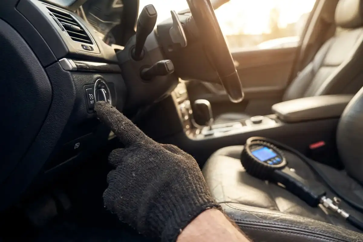 Jak zresetować i skalibrować system TPMS?